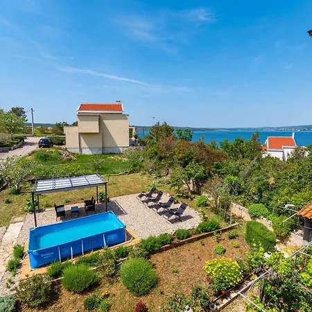 Sea And Mountain With Pool * Novigrad (Dalmatia)