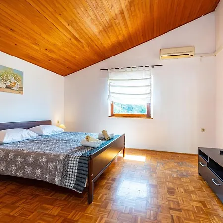 Apartment Sea And Mountain With Pool Novigrad (Dalmatia)