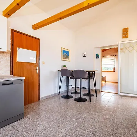 Sea And Mountain With Pool Apartment