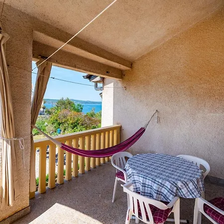 Sea And Mountain With Pool Apartmán Novigrad (Dalmatia)