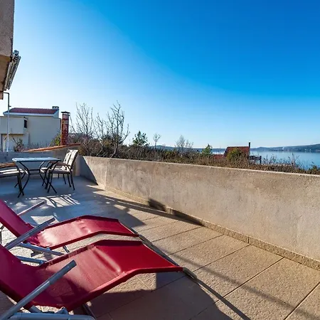 Sea And Mountain With Pool * Novigrad (Dalmatia)